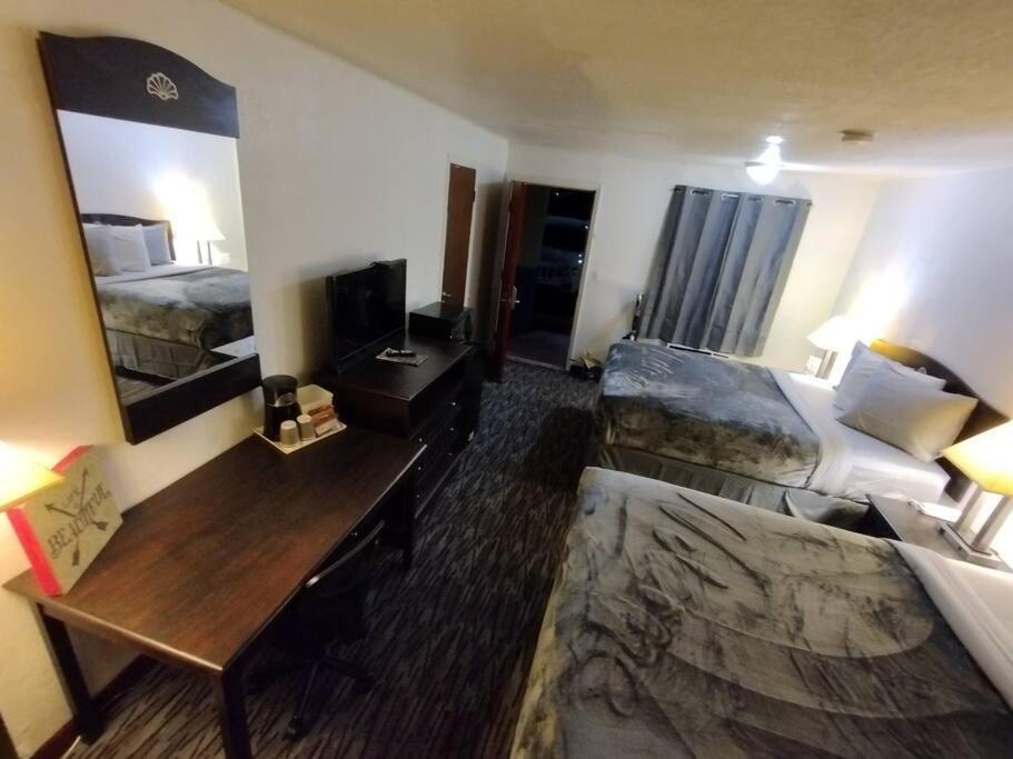 Osu 2 Queen Beds Hotel Room 201 Wi-Fi Hot Tub Booking Stillwater Exterior photo